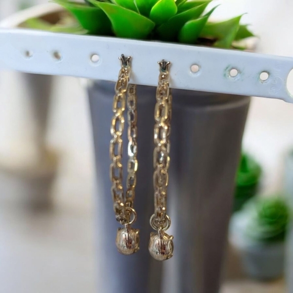 Fashion Elegant Gold Hoop Earrings with Pink Gemstones (EUC) - Picture 4 of 4